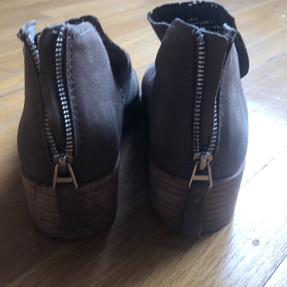 Dolce Vita size 10. Tan mesh bootie - Picture 4 of 4